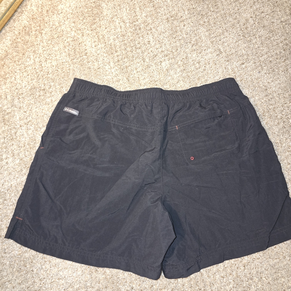 Columbia Black Shorts Size Medium - Picture 2 of 3